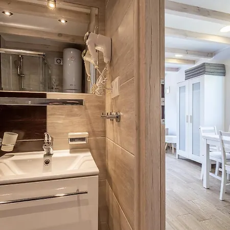 Bedroom - Homestay Leba